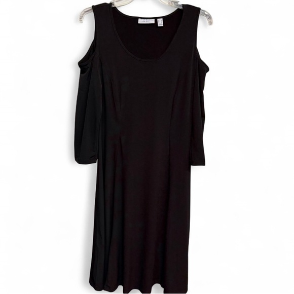 Elegant Black Cold Shoulder Dress - Picture 2 of 8